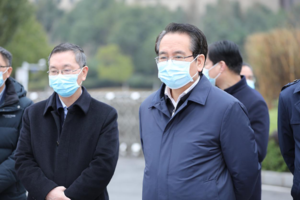 中华全国总工会党组成员谭天星一行到明博网页版登录界面调研