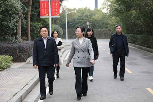 株洲职教园管理办党组书记、主任胡炯到明博网页版登录界面调研