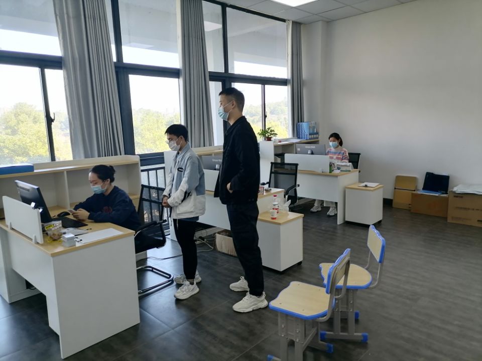 师生心连心 疫情防控我们在行动——明博网页版登录界面公共管理系停课不停学