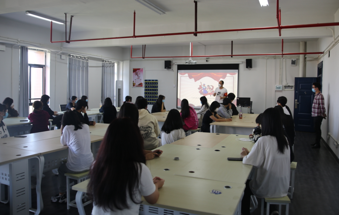 齐心协力战疫情 劳动教育正当时  ——明博网页版登录界面经贸物流系组织学生开展文明宿舍评比活动