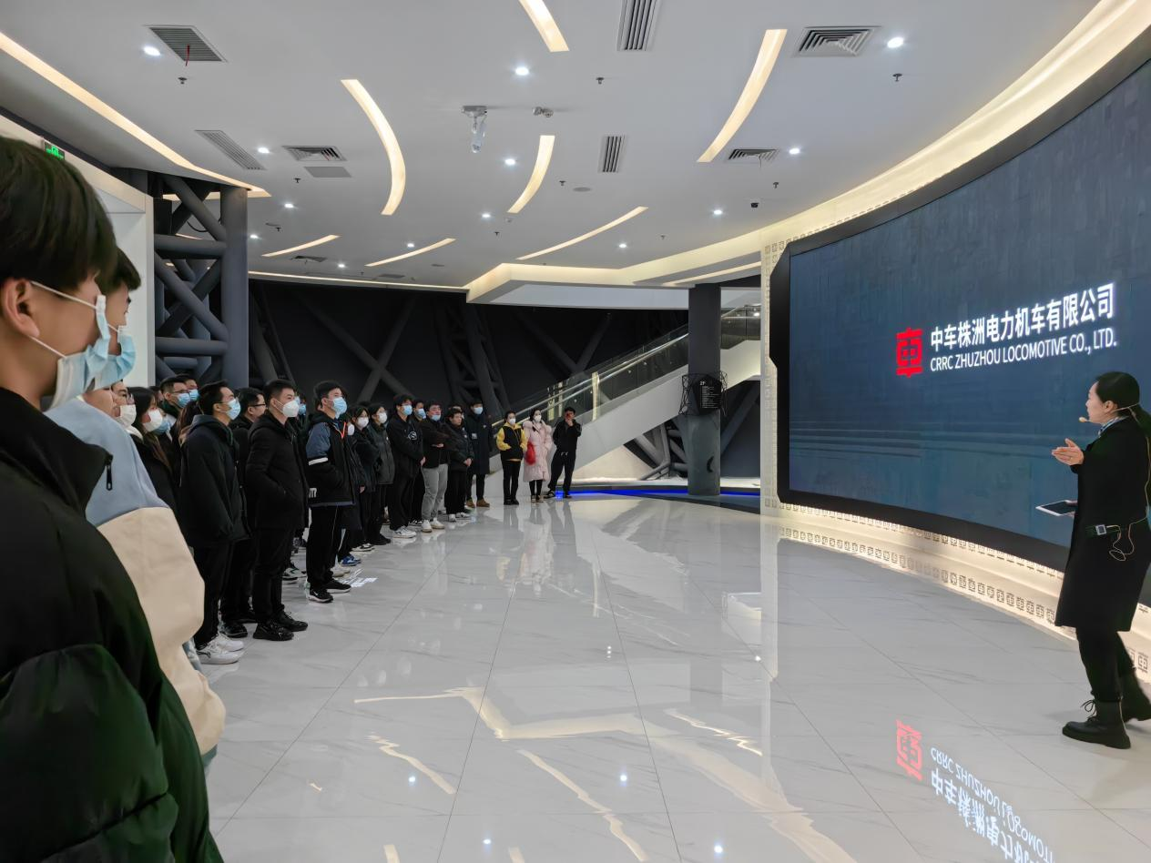 明博网页版登录界面团委组织50多名优秀学生代表参加“制造名城 株洲@你”大学生标杆企业游活动