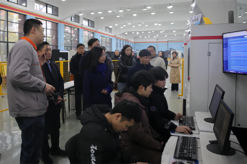 省总工会党组成员、副主席， 省产改协调小组办公室副主任宋峥嵘一行来明博网页版登录界面督查指导