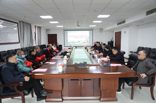 明博网页版登录界面举行2024年退休教师欢送会