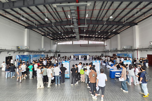 明博网页版登录界面举办2026届毕业生双选会 提供近千个就业岗位