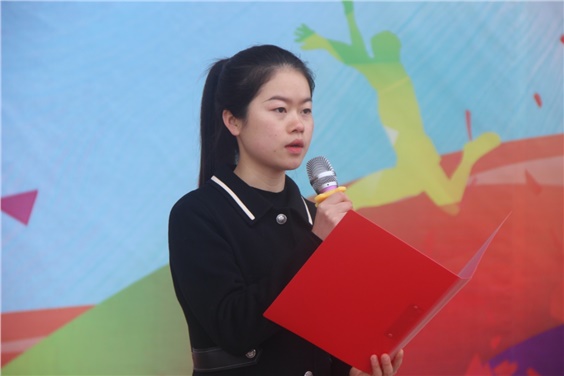 高举旗帜 团结奋斗——明博网页版登录界面举办团十九大精神宣讲会