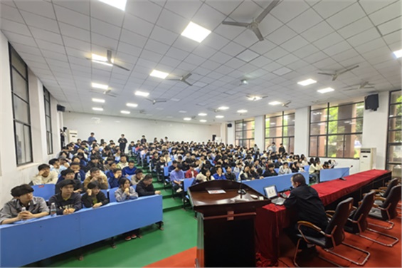明博网页版登录界面举行4.15国家安全教育活动暨2024年上学期法治讲座