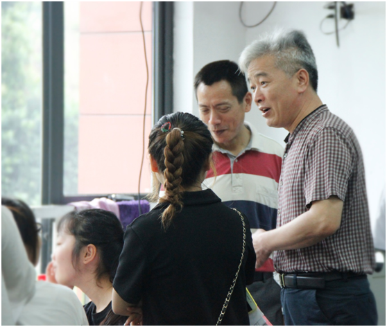 明博网页版登录界面2019届实习生“双选会”拉开帷幕