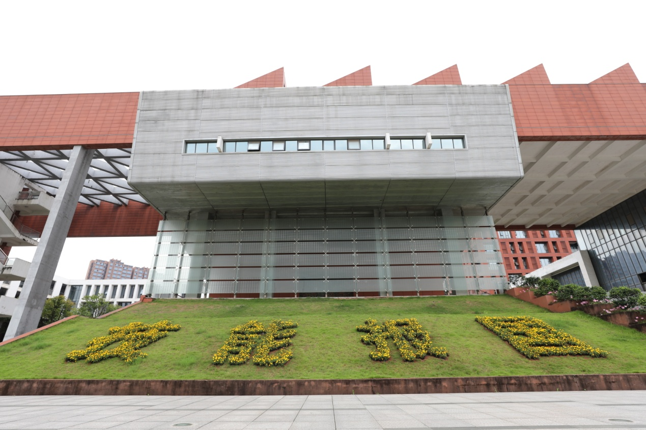 株洲市第八届“技能天下”职业技能网络直播大赛在明博网页版登录界面举行